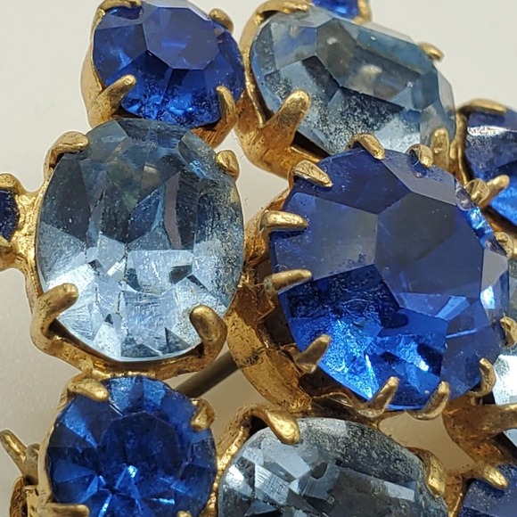Shades of Blue Rhinestone Brooch Pin Prong Gold Tone Womens Jewelry Fashion - Picture 9 of 12